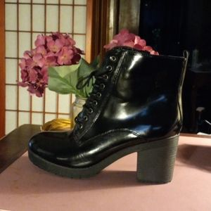 🔥NWOT SEXY,CUTE! Patent Leather look🔥